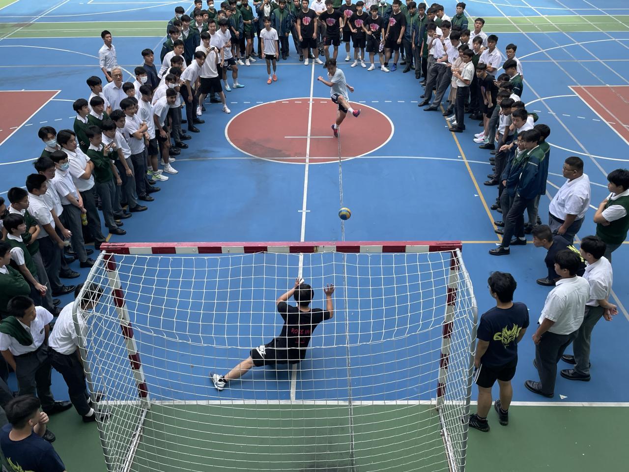 友誼第一、力爭勝利
